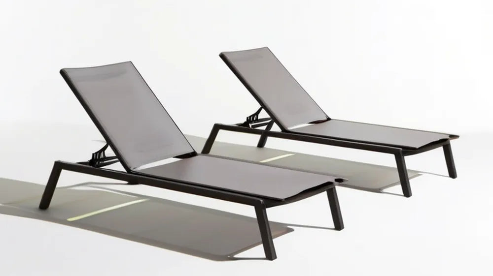 Zestaw 2 regulowanych leżaków ogrodowych z aluminium i siatki Textilene, szaro-czarny, 190 x 61 x 30 cm